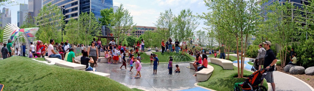 130427-Klyde_Warren_Park-Panorama-2-1024x299